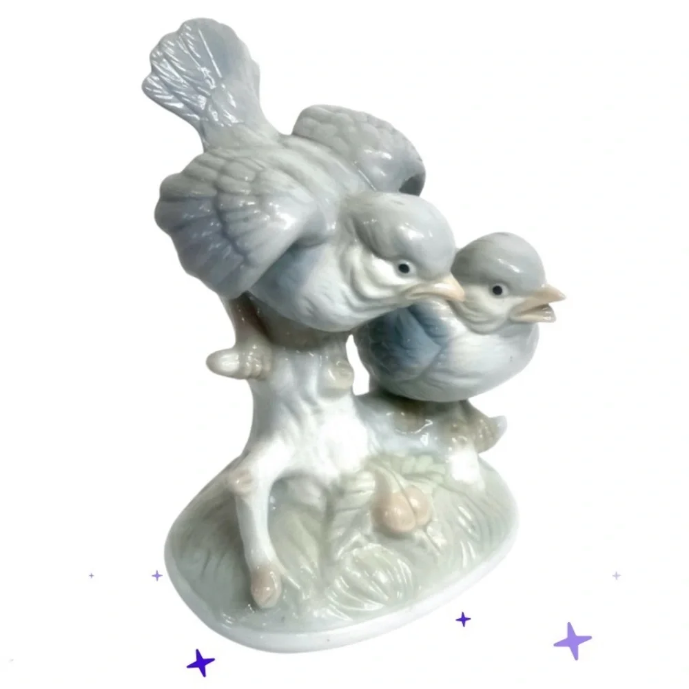 Vintage Bluebird Porcelain Figurine Two Birds on Tree Stump Unmarked